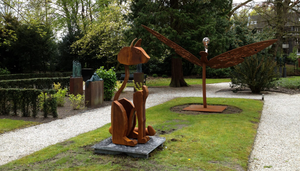 Bastet the egypian cat 1.7 mtr