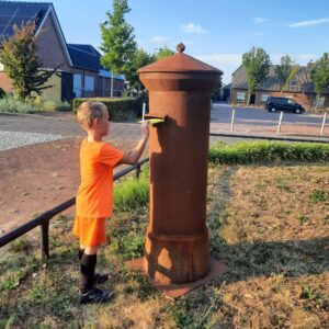 voetballertje met brief